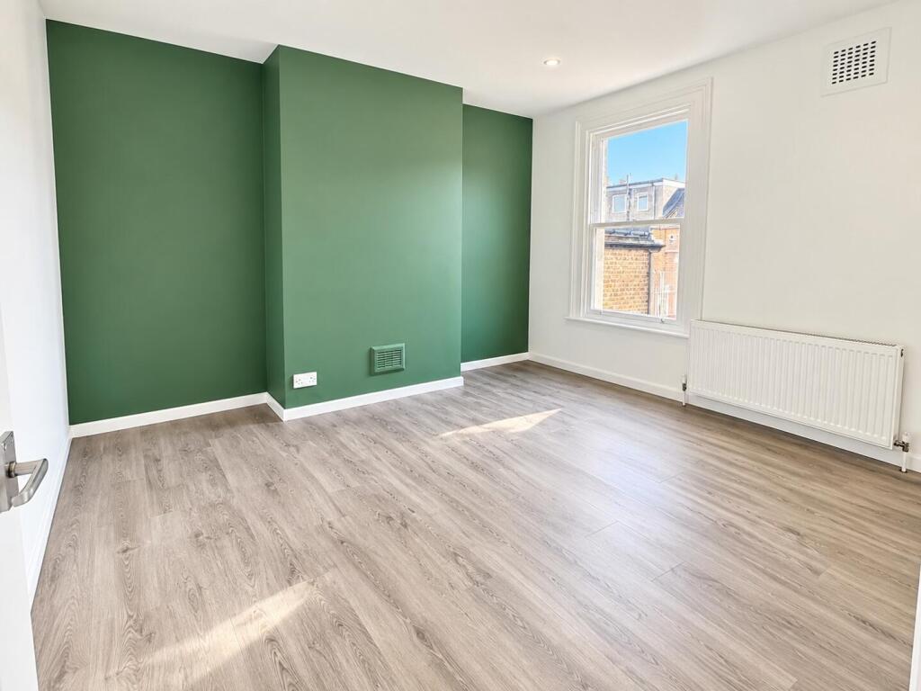 Apartment in London - View 3