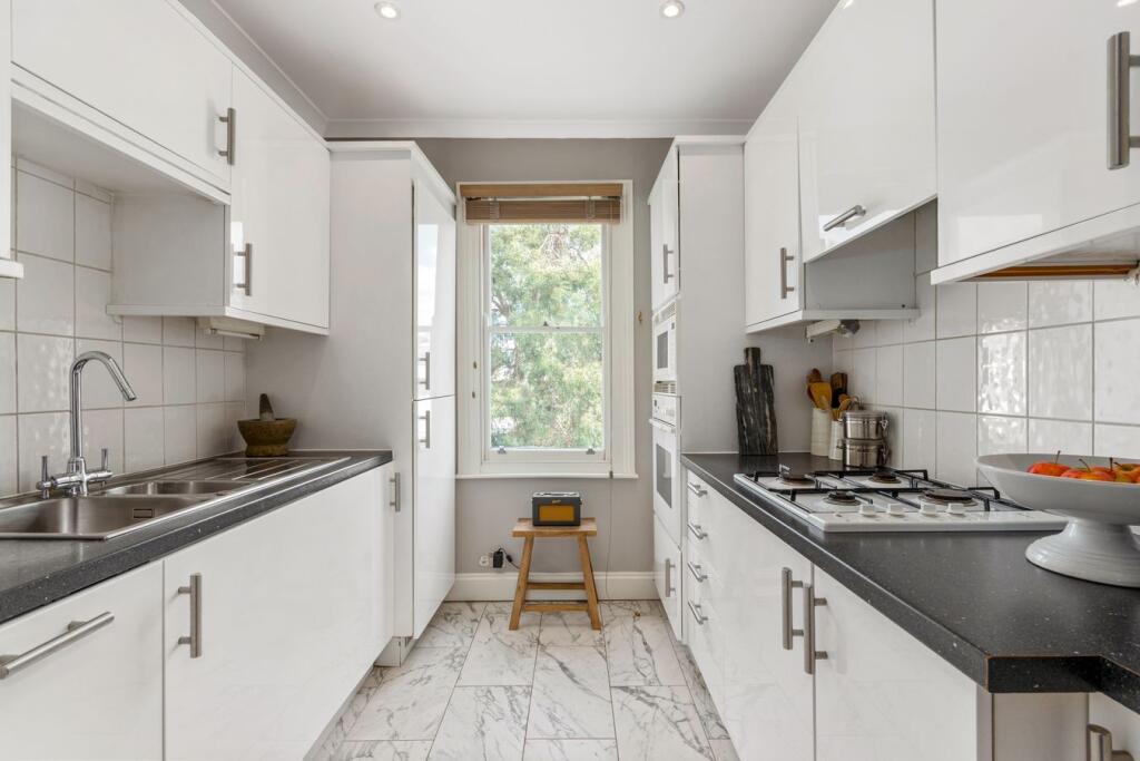 Apartment in London - View 5
