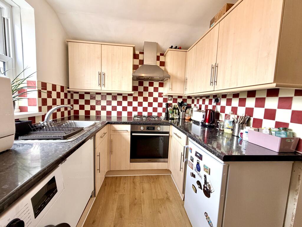 Apartment in Cardiff, Adamsdown - View 4