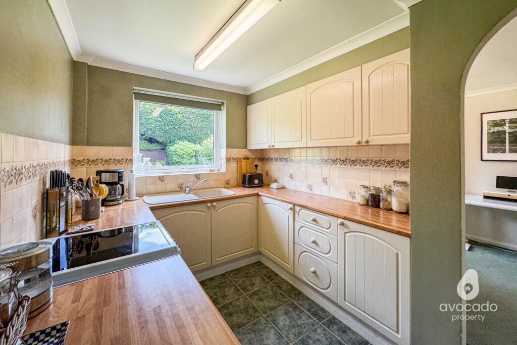 House in Reading, Lower Earley, Earley - View 5