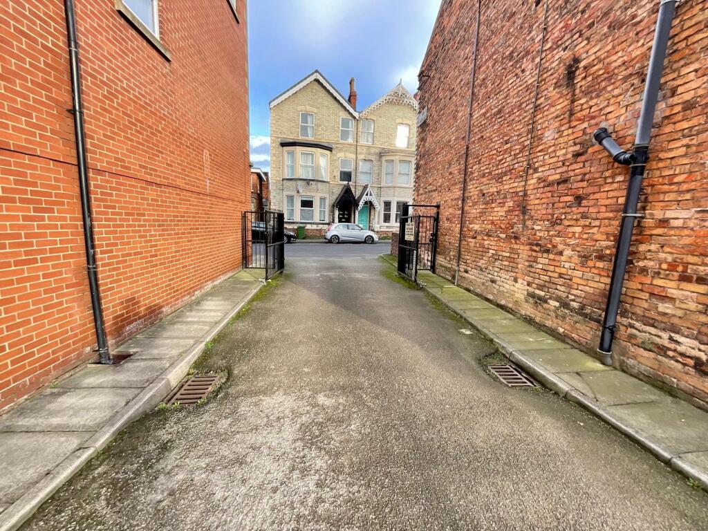 Glayton Court, Scarborough, YO12 - View 5