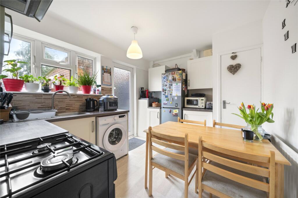 Apartment in Elmbridge, Downside - View 2