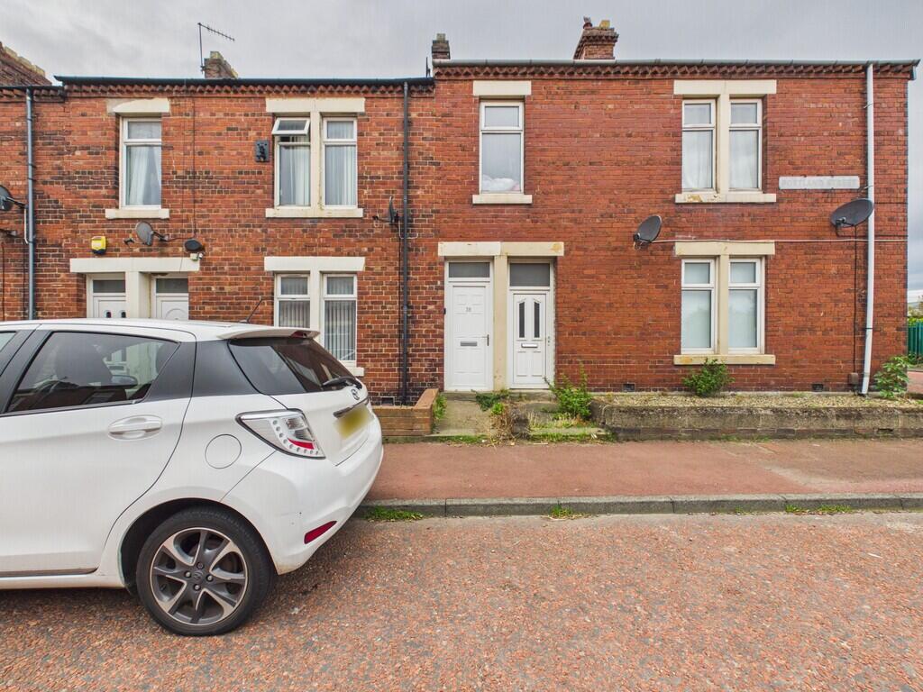 3 bedroom flat for sale in Portland Street, Pelaw, Newcastle Upon Tyne ...