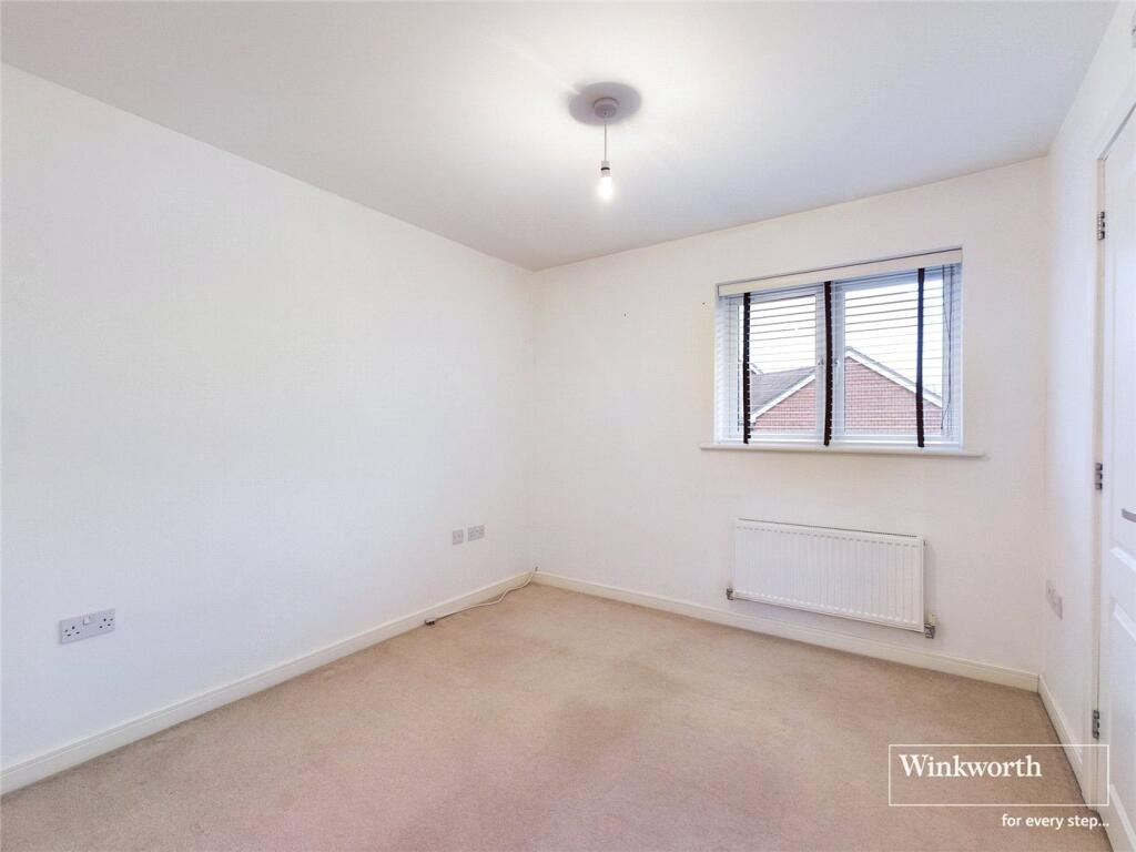 Tabby Drive, Three Mile Cross, Reading, Berkshire, RG7 photo 4