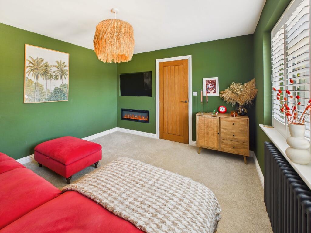 House in Tonbridge - More