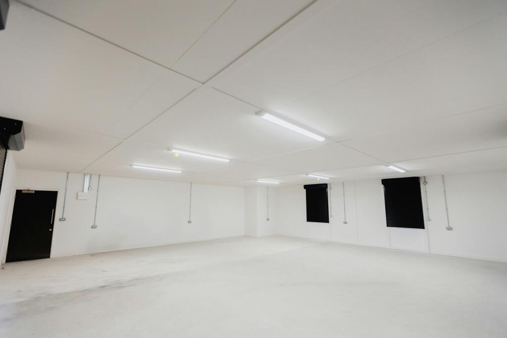 Base Business Space, Light Workshops – I15 – I16