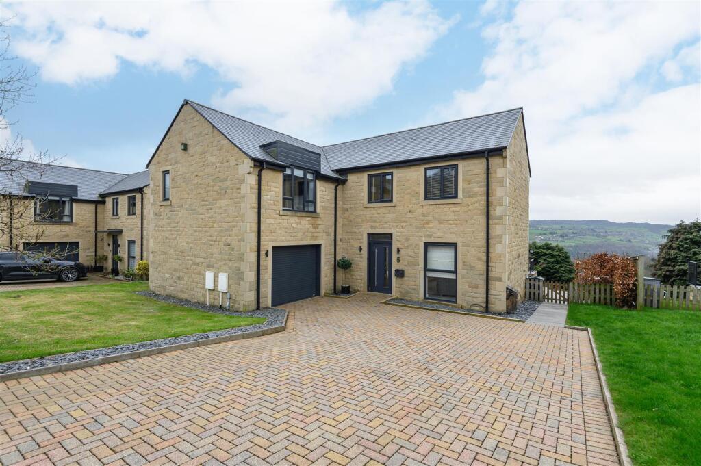 Main image of property: 5 Beech Gardens, Willowfield Road, Halifax, HX2 7AD