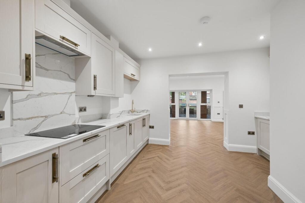 House in Manchester, West Didsbury - More