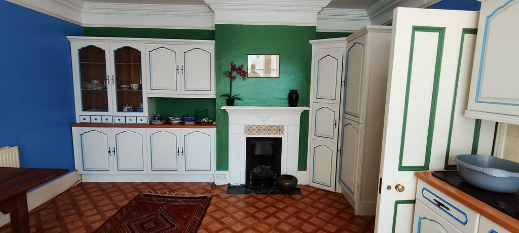 Flat 2 Wellesley House, 26-28 Walmer Castle Road, Walmer, Deal, Kent, CT14 7NG photo 5