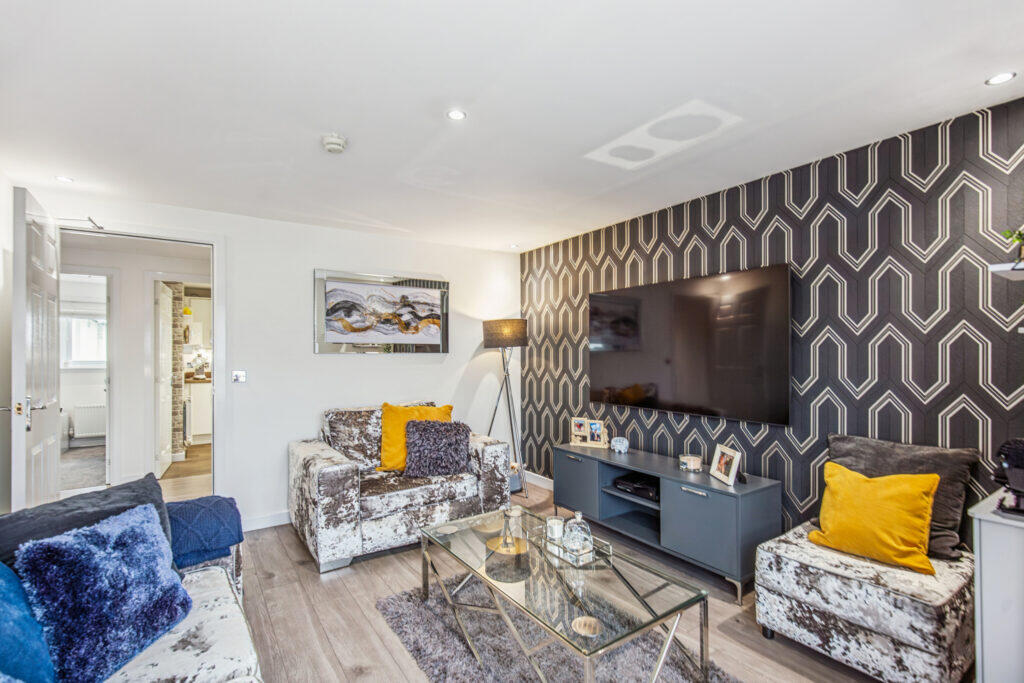 Apartment in Glasgow, Cowglen, Kennishead - More