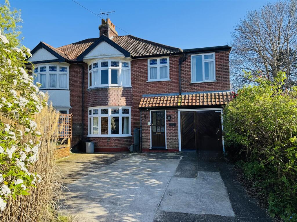 4-bed semi-detached on Woodbridge Road East, Ipswich, £350,000