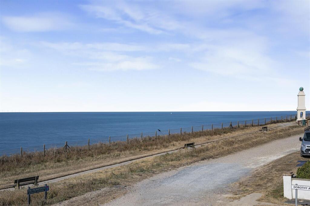 The Promenade, Peacehaven photo 4