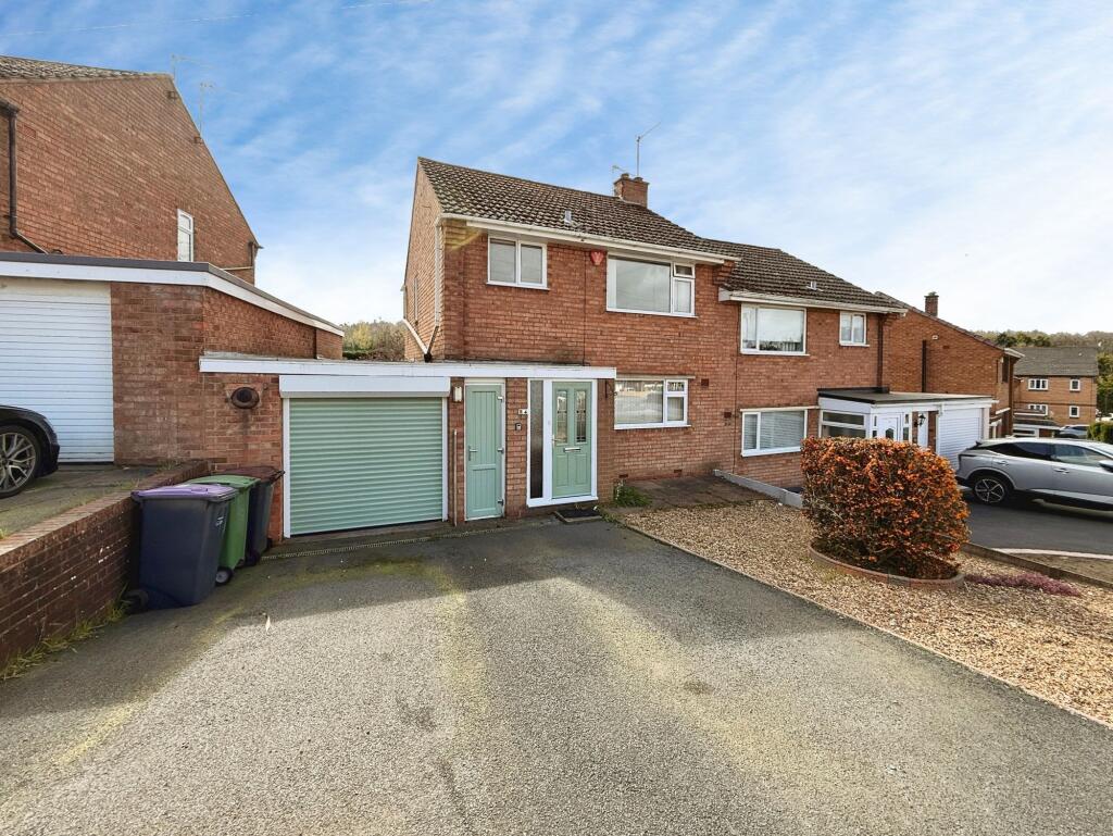 3-bed semi-detached on Woodside Road, Ketley, TF1, £195,000