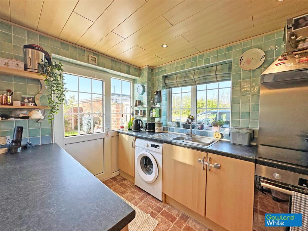 Whinfield Close Bishopsgarth, Stockton-On-Tees TS19 8UA photo 4
