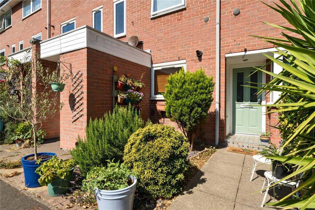 Main image of property: Eskmont Ridge, London, SE19