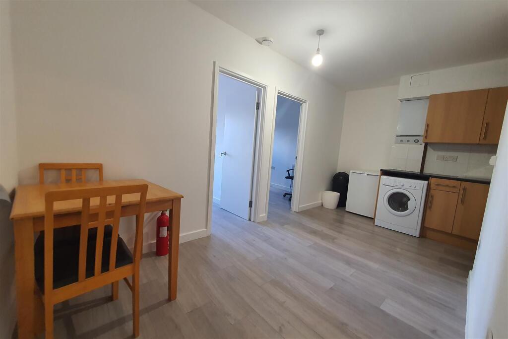 Apartment in London - More