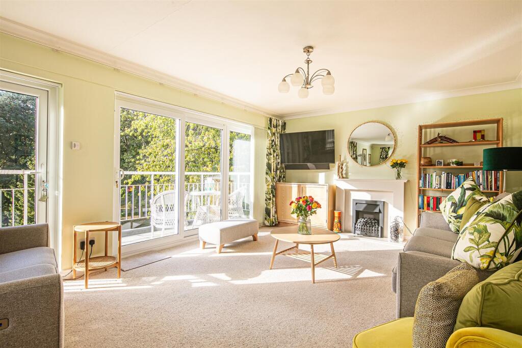 Apartment in Sheffield, South Yorkshire - View 5