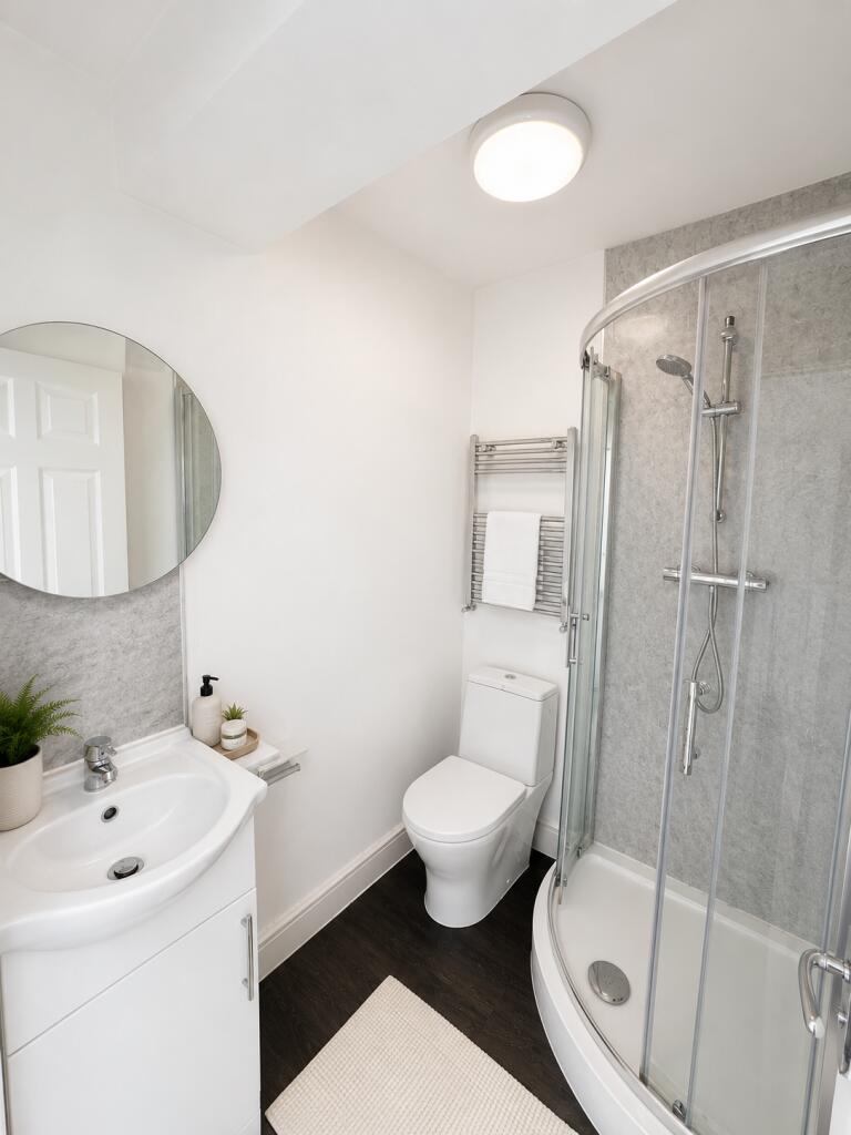 House in Peterborough, New Fletton - More