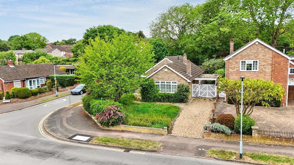 Main image of property: Plover Way, Bedford, MK41 7HT