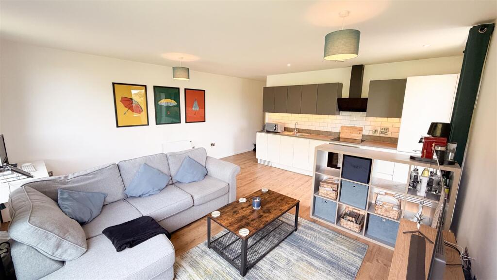 Apartment in Guildford - View 5