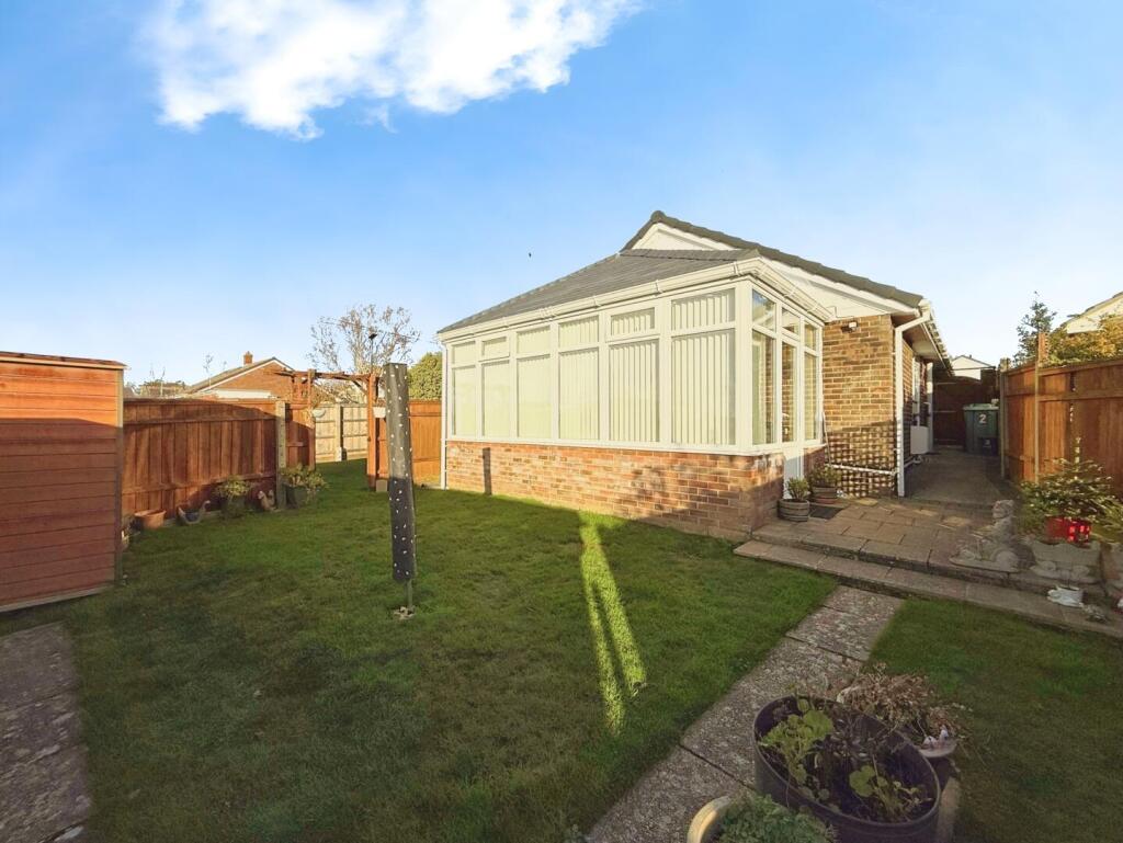 3-bed bungalow on Greenways, Cowes, £365,000