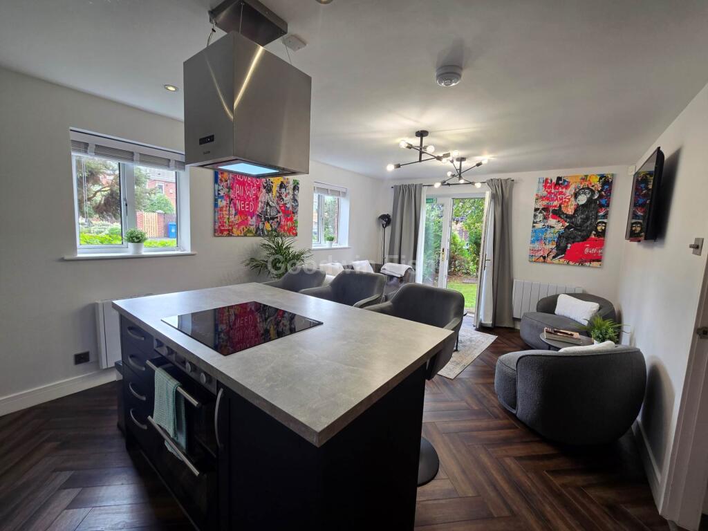 Apartment in Manchester - View 5
