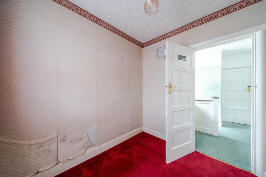 House in London, Monks Orchard - More