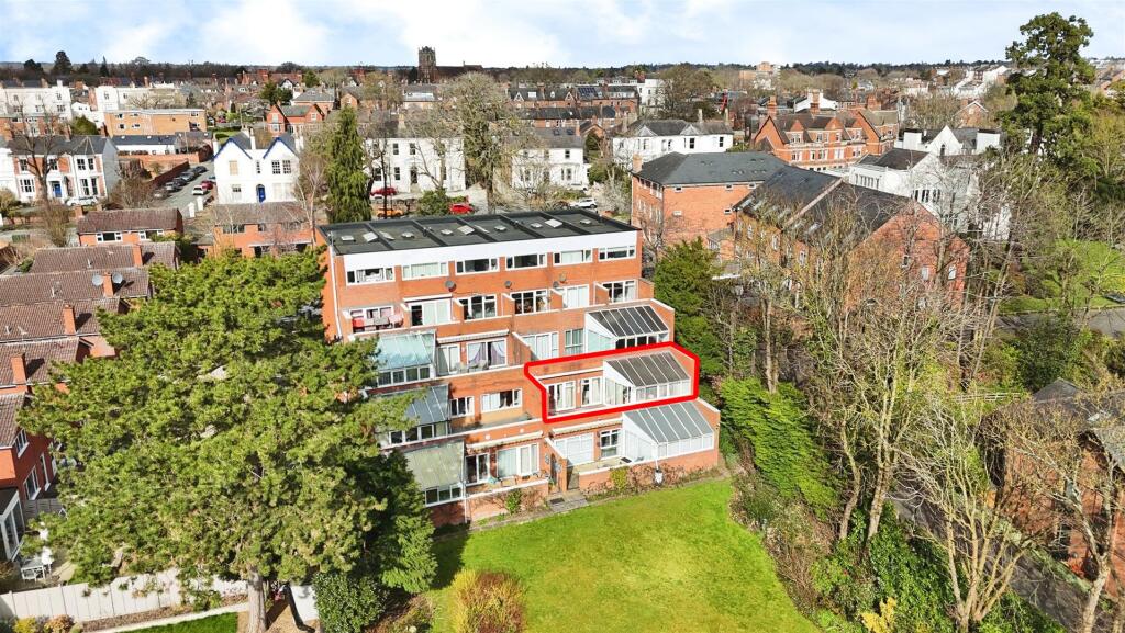 3 Warwick New Road, Leamington Spa photo 2