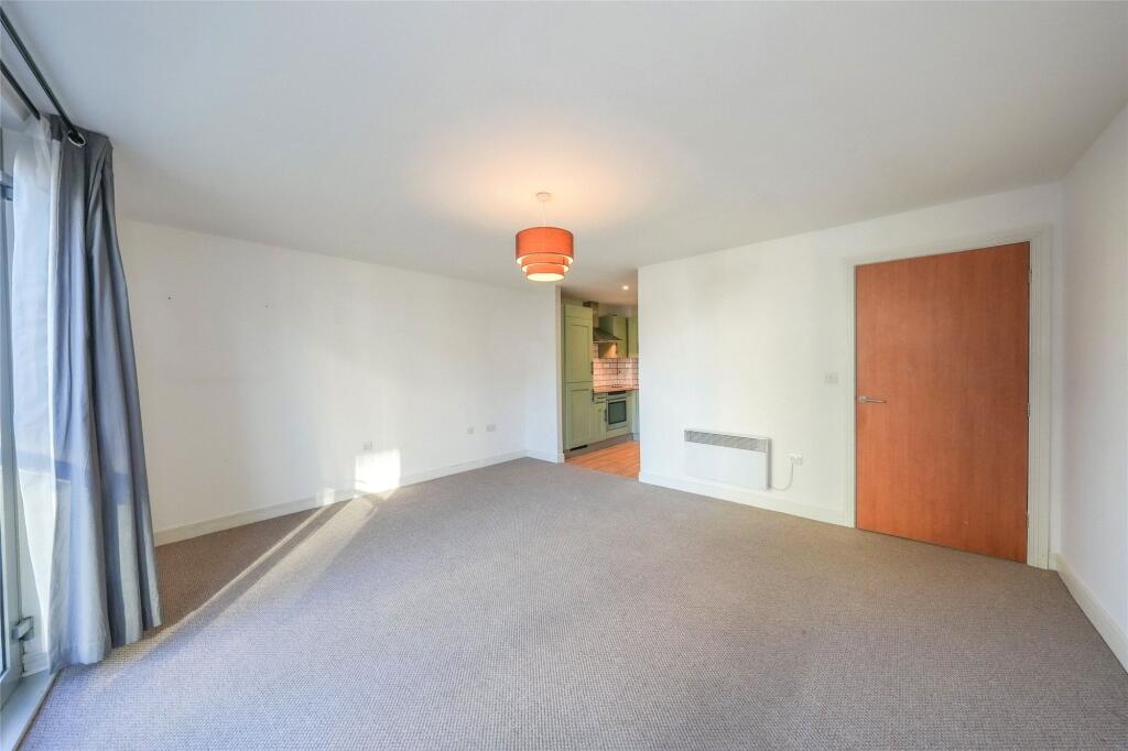 Worsdell Drive, Gateshead, NE8 photo 3