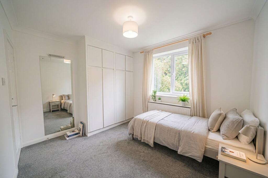 Apartment in Solihull, West Midlands - View 5