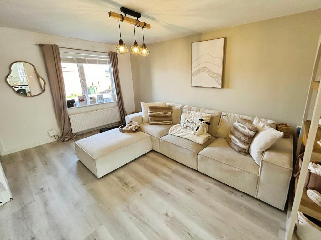 Brookfield Close, Dalton, Rotherham, South Yorkshire, S65 photo 3