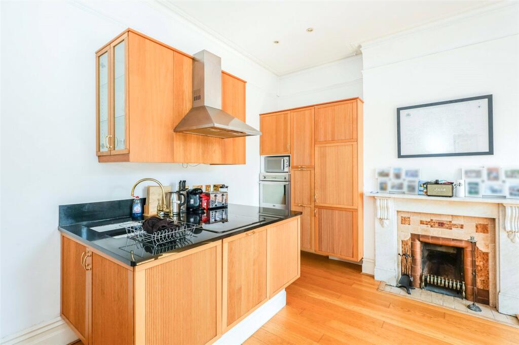 Apartment in Portsmouth, Southsea - View 2