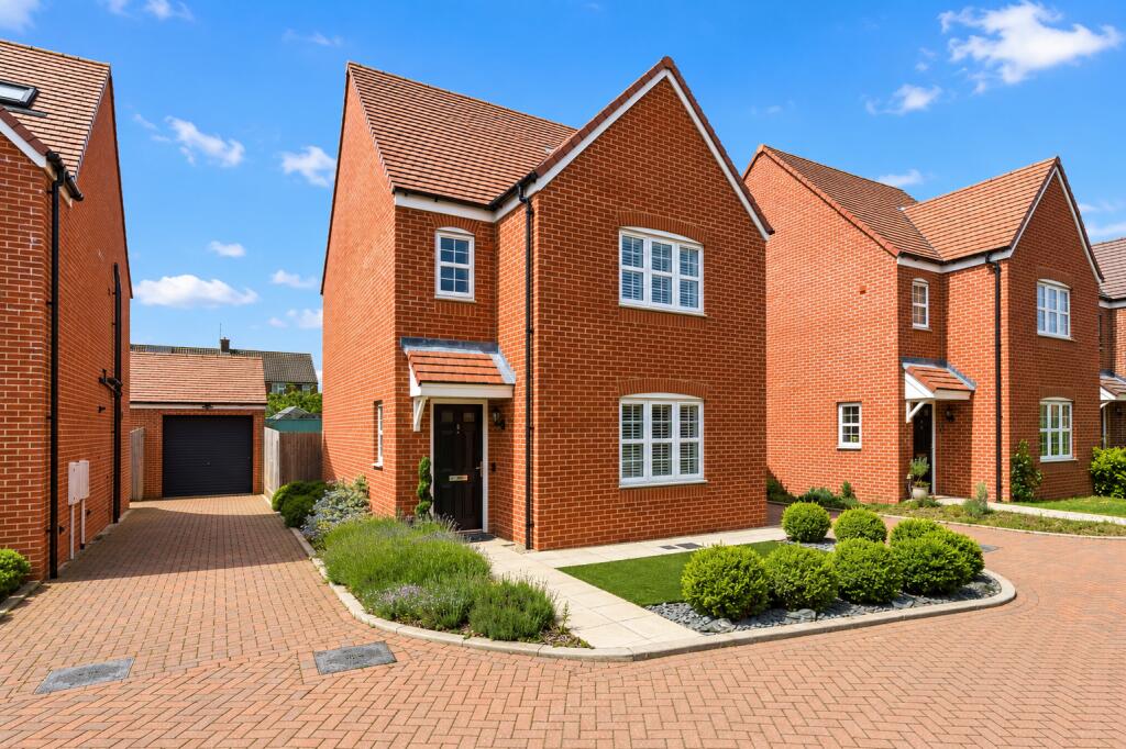 Main image of property: Bronte Close, St. Albans, Hertfordshire, AL4