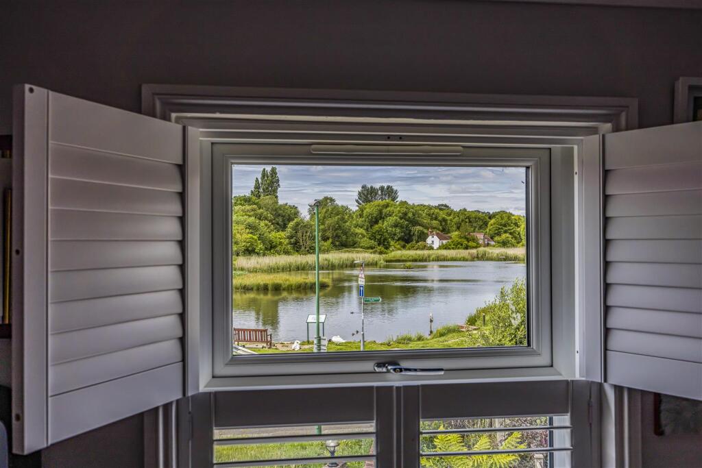 1 Main Road, Emsworth - View 6