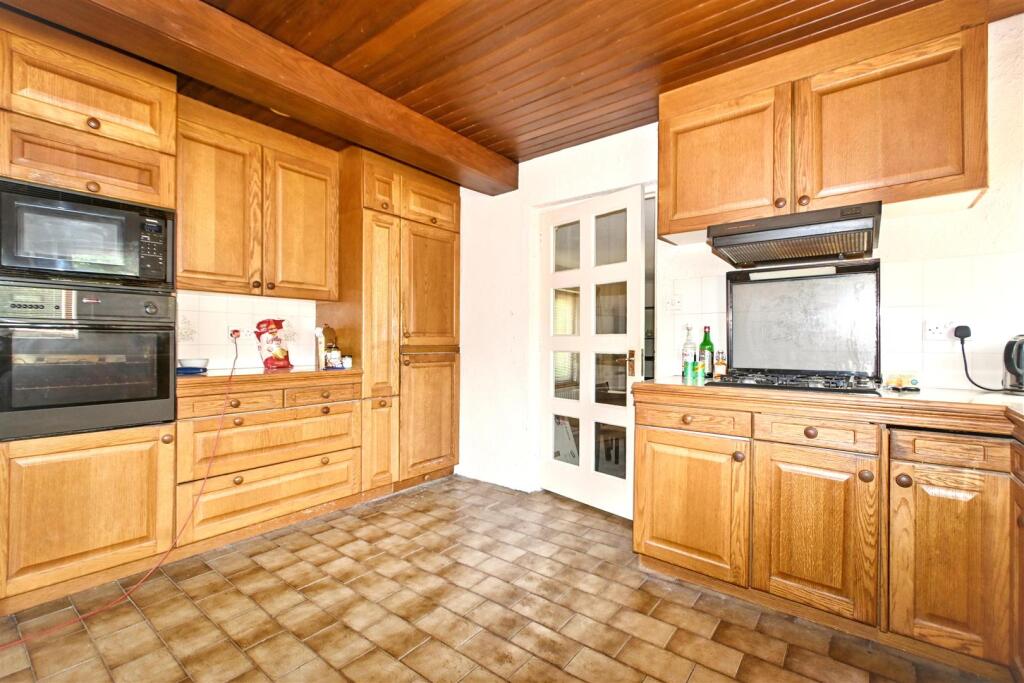 House in Eastbourne, East Sussex - View 4