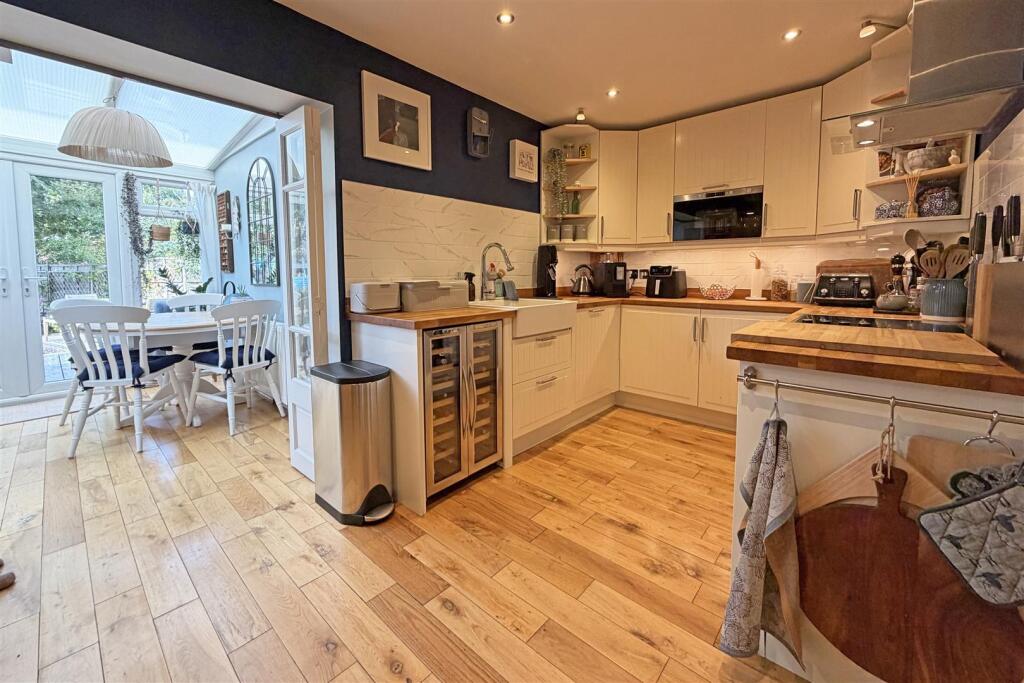 House in Waverley, Frith Hill, Godalming - View 5