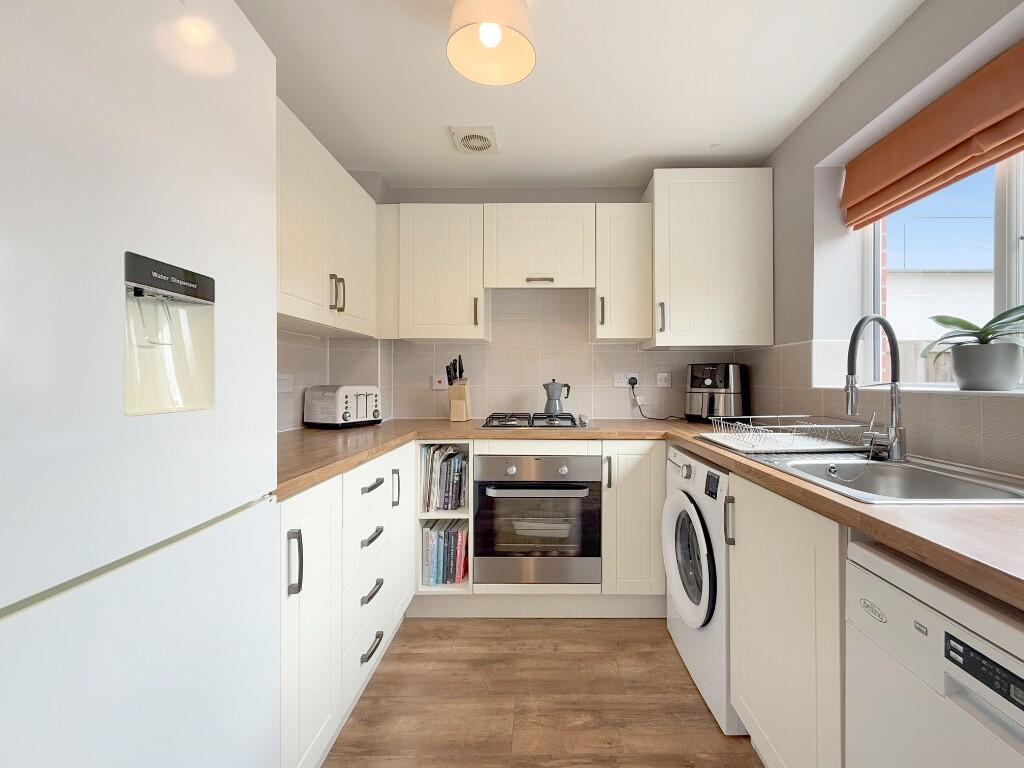 Stadium Lane, Scarborough, North Yorkshire, YO12 photo 3