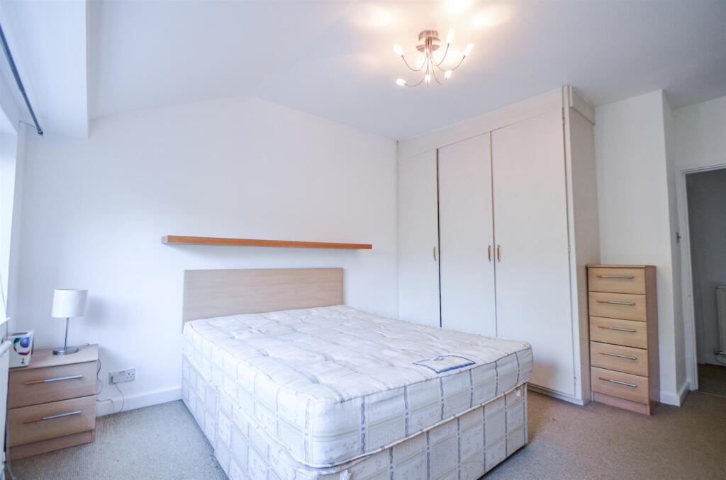 Apartment in London, Paddington - View 5