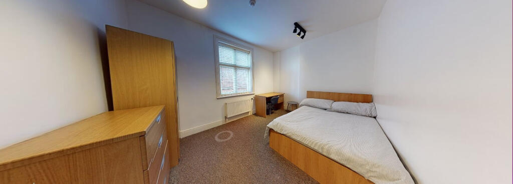 House in Lincoln - View 5