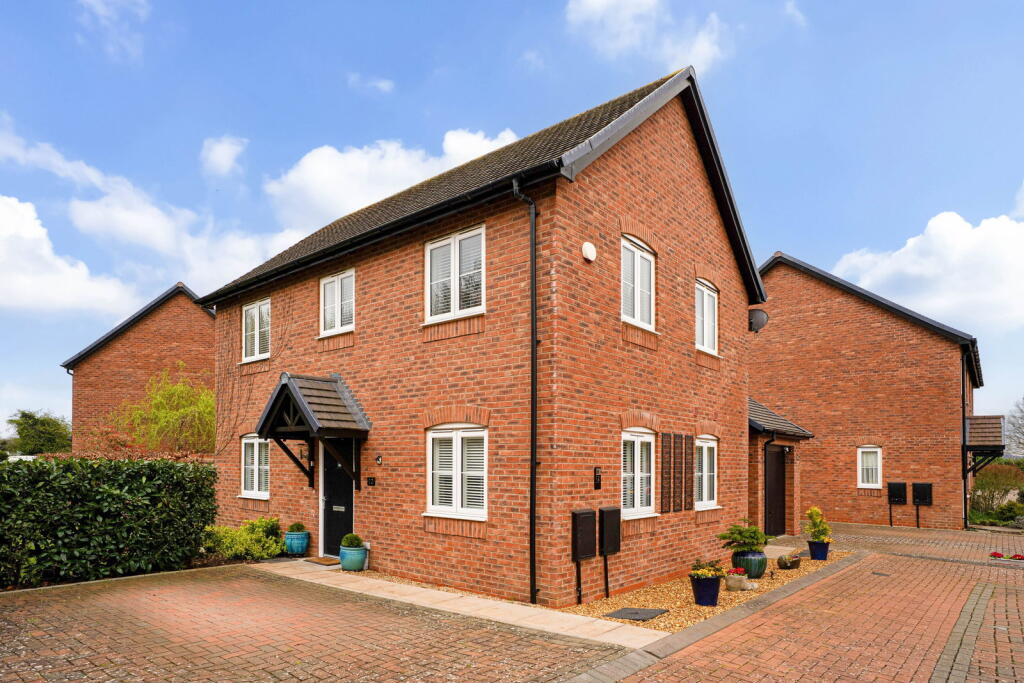 Main image of property: Hawkins Way , Newbold on Stour, Warwickshire, CV37 8FG