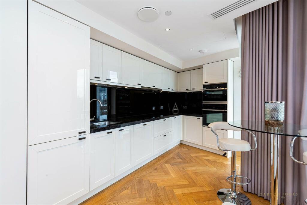 Apartment in London - View 5