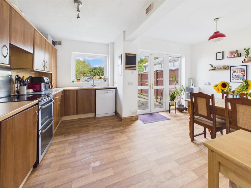 House in Gloucester - View 2