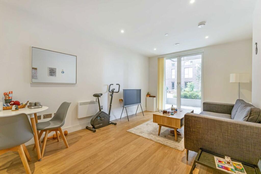 Apartment in Birmingham, Chinese Quarter, Digbeth - View 2