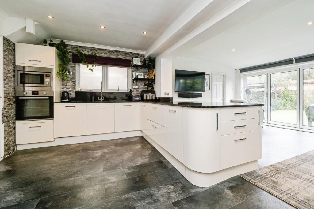 Orchard Close, South Ockendon, Essex, RM15 photo 3