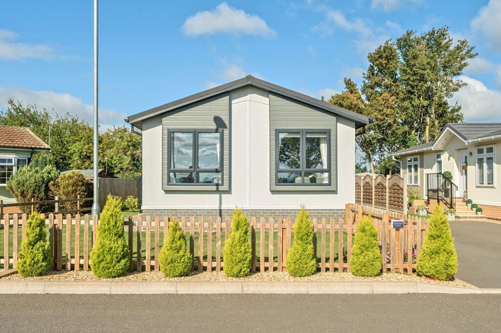 2-bed caravan on Berry Green Park, Clopton, Near Kettering, Northamptonshire, NN14 3LN, £195,000