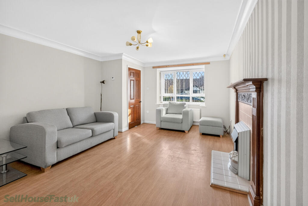Cheltenham Crescent, Roby, Knowsley photo 3