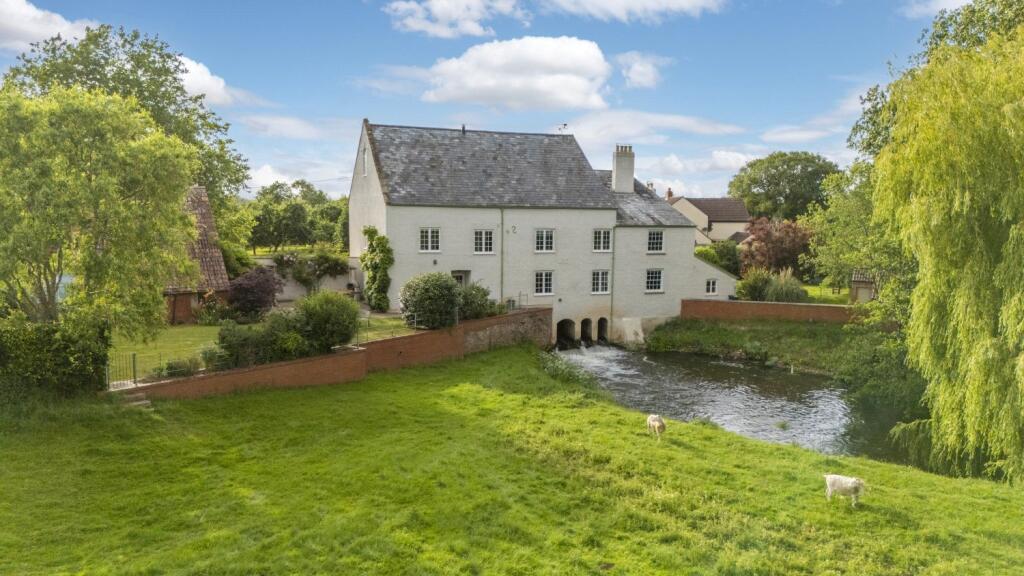 Main image of property: Longaller, Bishops Hull, Taunton, Somerset, TA4