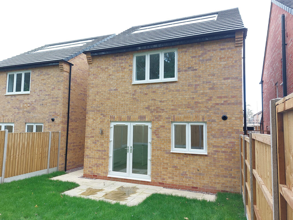 House in Ripley - More