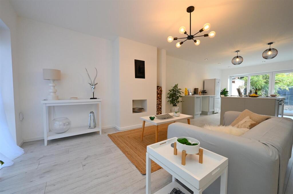 House in Birmingham, West Midlands - More