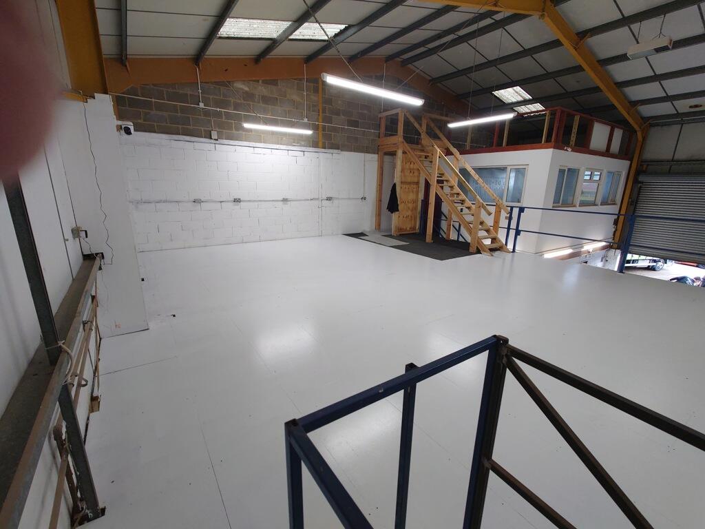 Photo 18. Mezzanine.